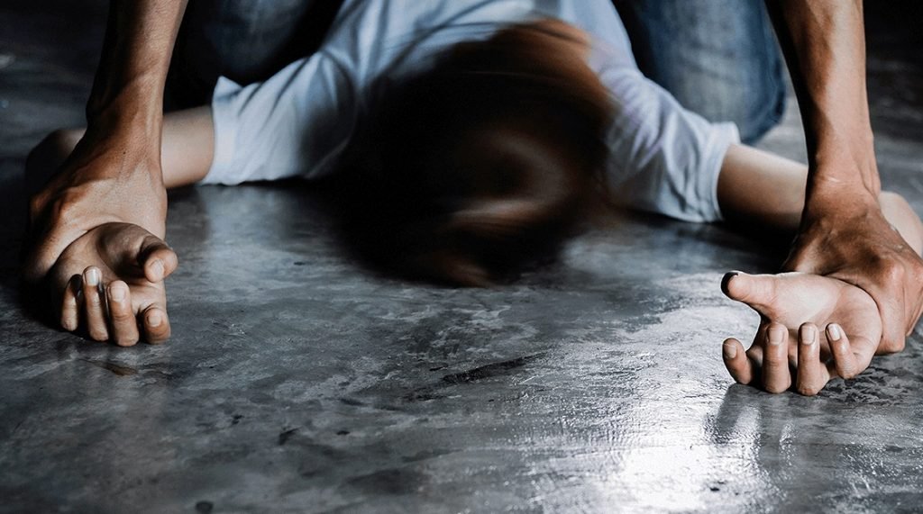 Pai descobre em rede social que filha de 13 anos foi estuprada