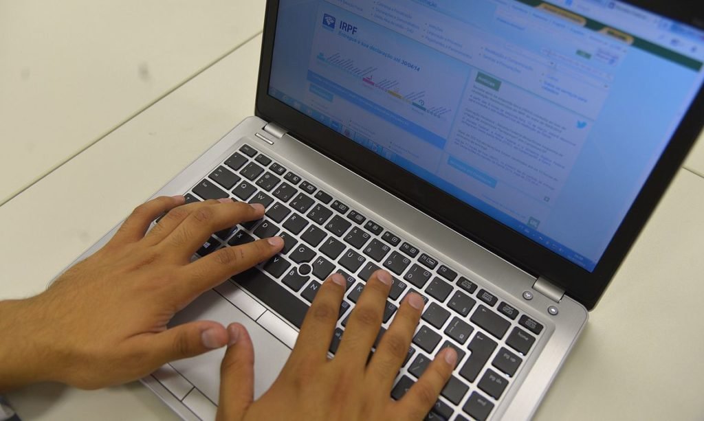 Site da Receita fica fora do ar