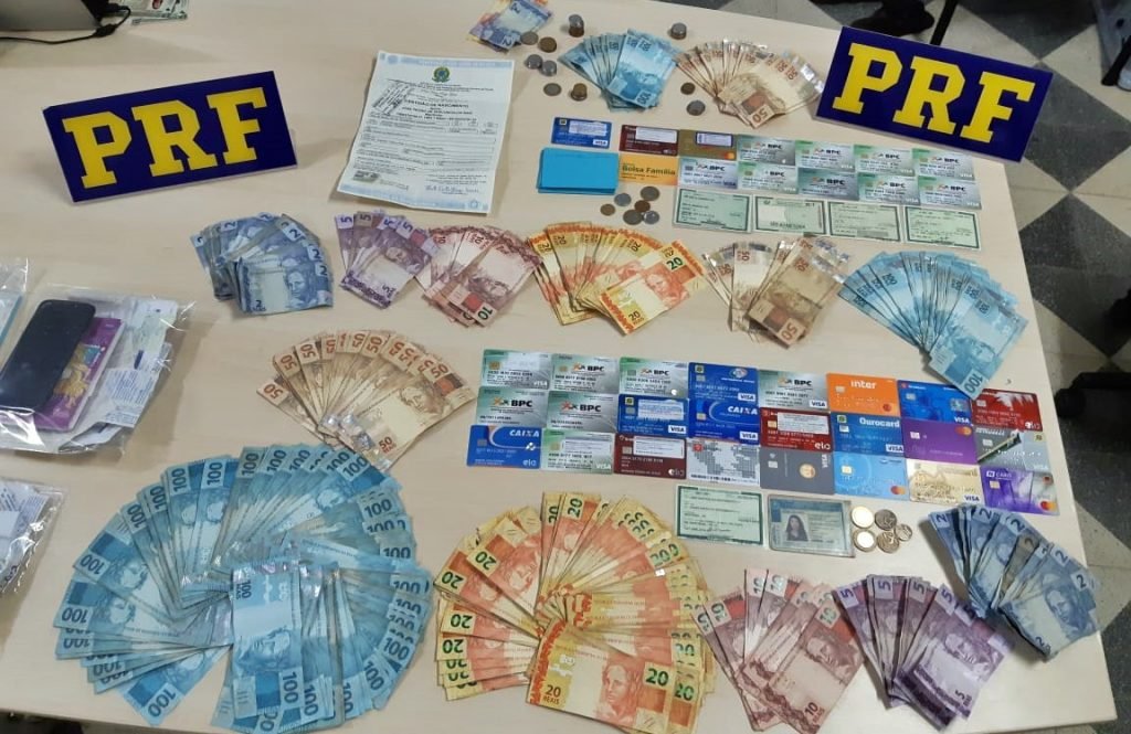 Mãe e filhas são presas pela PRF de Alagoas por associação criminosa 1 Ascom PRF/AL