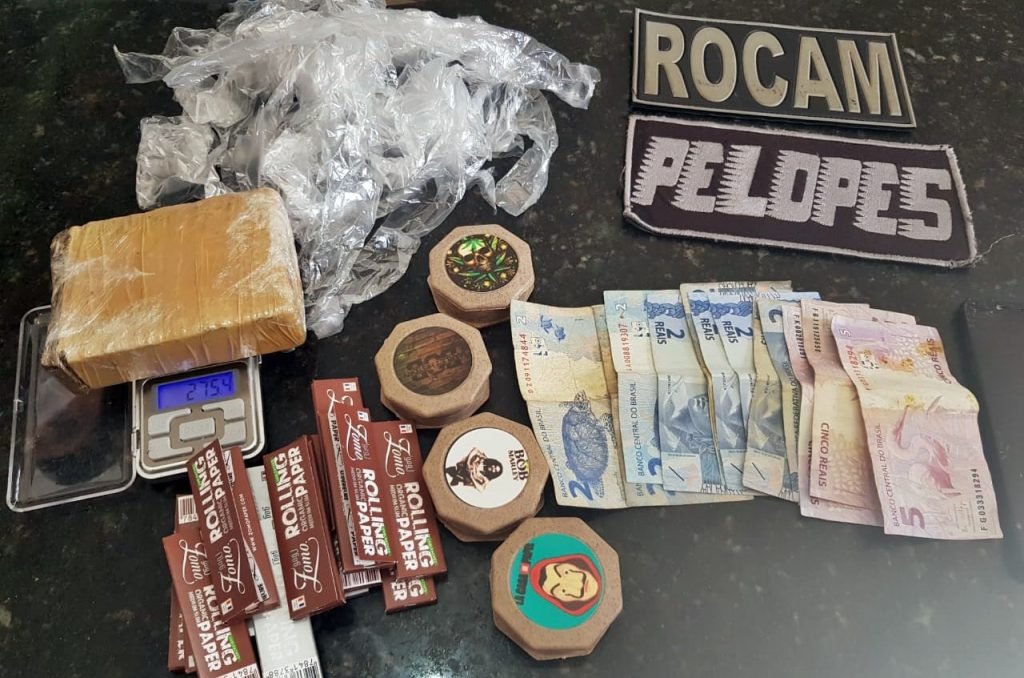 Após receber denuncia, PM descobre drogas em cesto de roupas no loteamento Rui Palmeira em São Miguel dos Campos 1 Cortesia 1ª Cia/IND