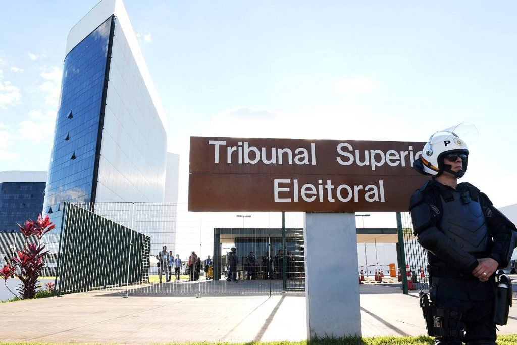 TSE inicia registro de pesquisas eleitorais e abre consulta para aprimoramento do sistema de votação