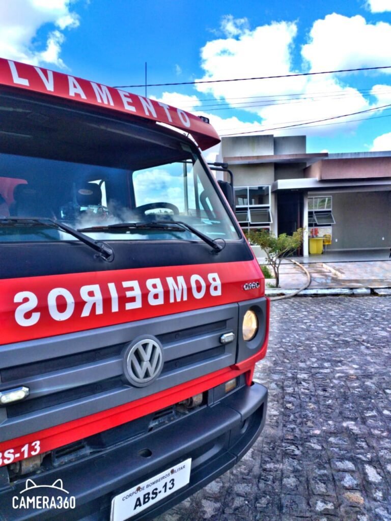 CBM é acionado após carro pegar fogo em São Miguel dos Campos 1 cbm