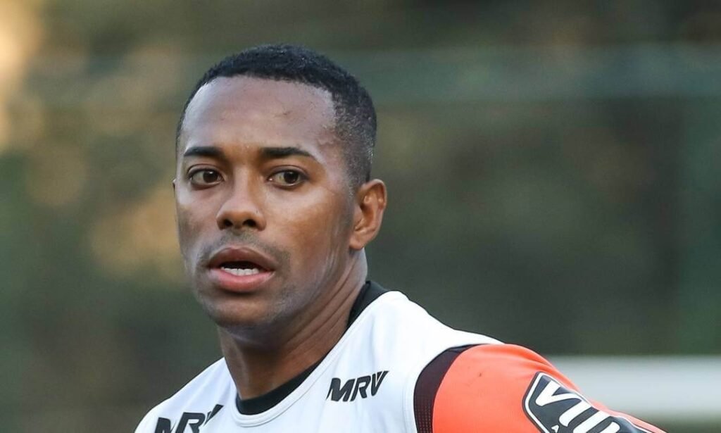 STJ decide que Robinho deve cumprir pena no Brasil e ser preso imediatamente