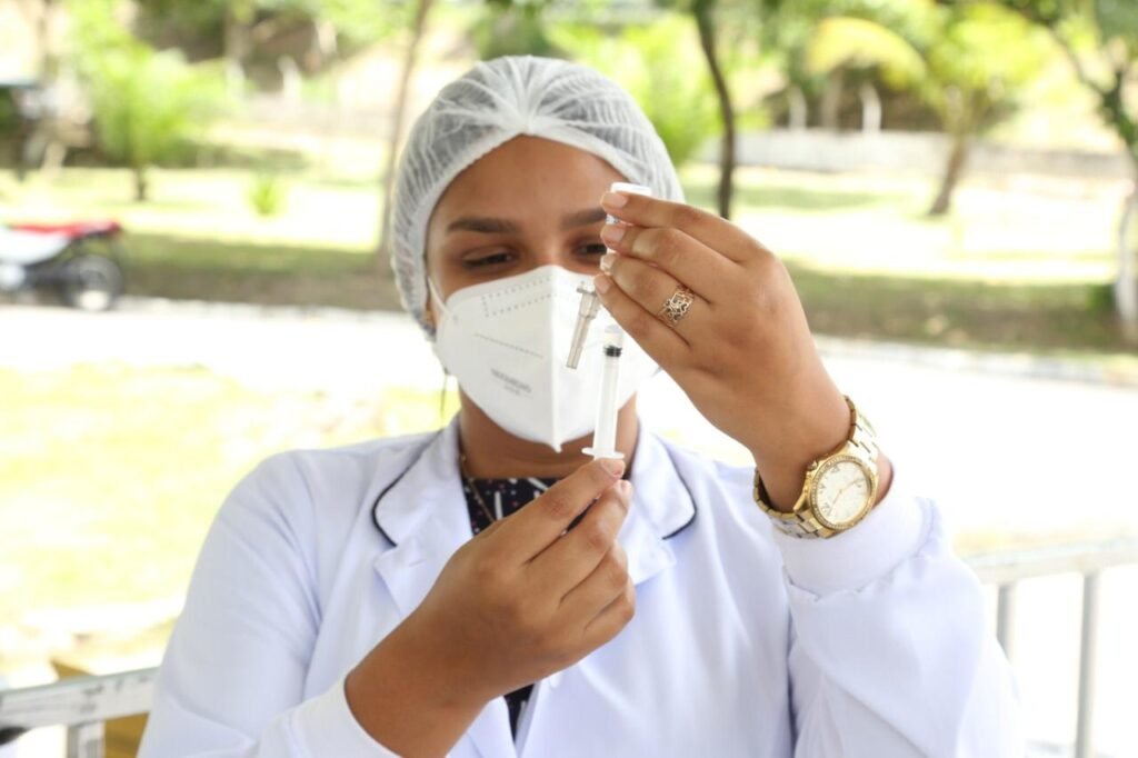 Vacinação nas escolas começa nesta segunda-feira