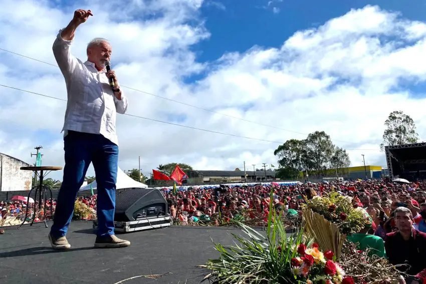 Trabalho de Lula é reprovado por 49% dos brasileiros, segundo pesquisa