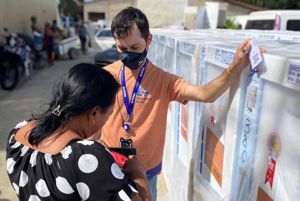 São Miguel dos Campos recebe mutirão da Equatorial com sorteio de geladeiras novas