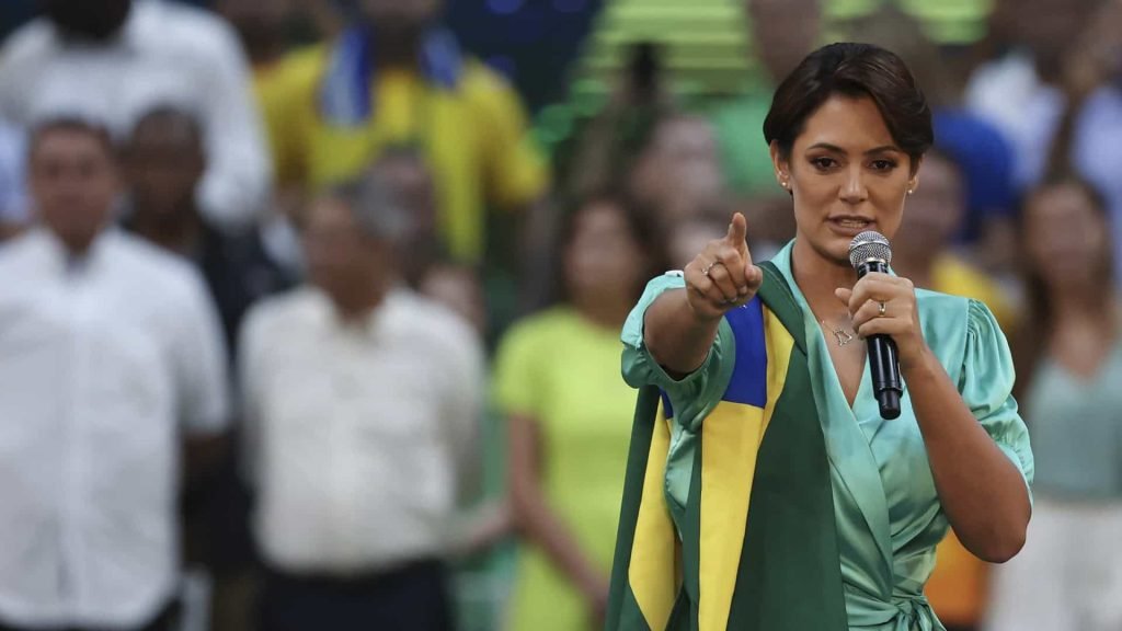 Michelle se reúne com Gilmar Mendes e pede prisão domiciliar para Bolsonaro