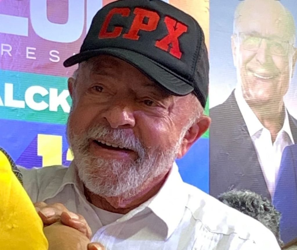 Lula assina decreto e aumenta imposto para armas de fogo e munições