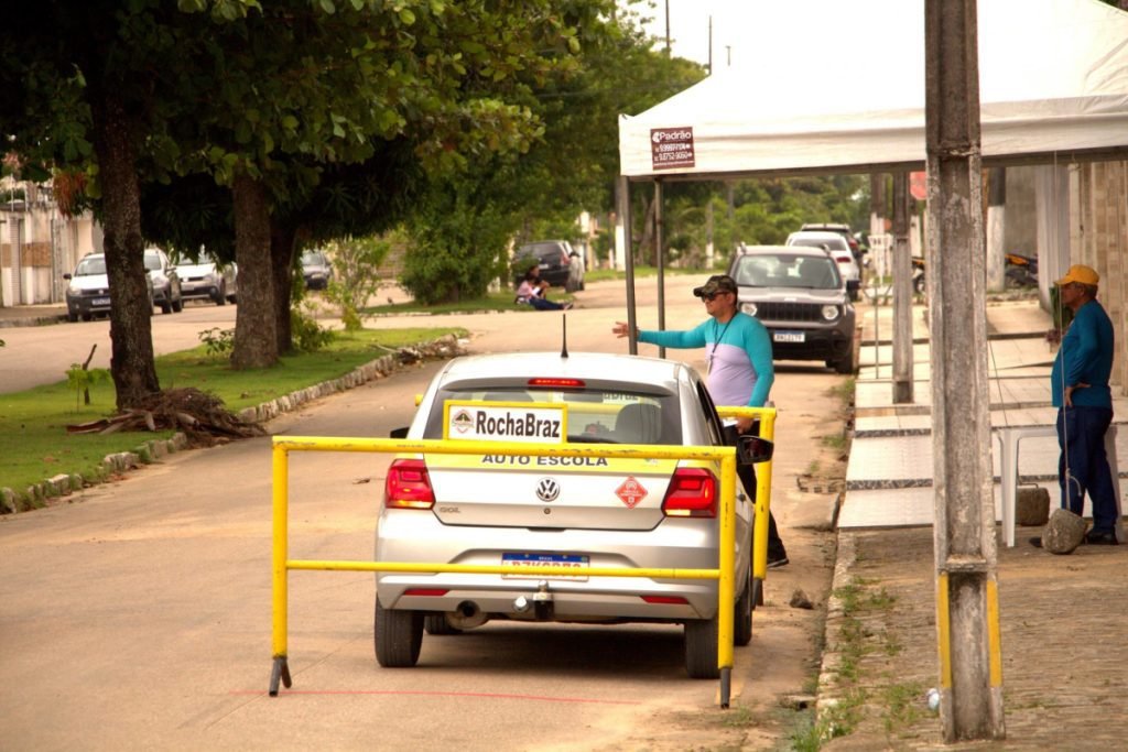 Detran abre 320 vagas extras para exame prático de carro