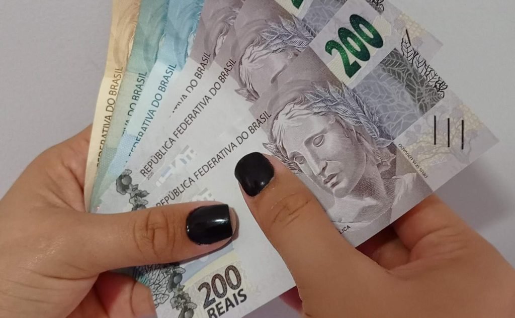 Endividamento das famílias brasileira sobe em maio, revela Banco Central