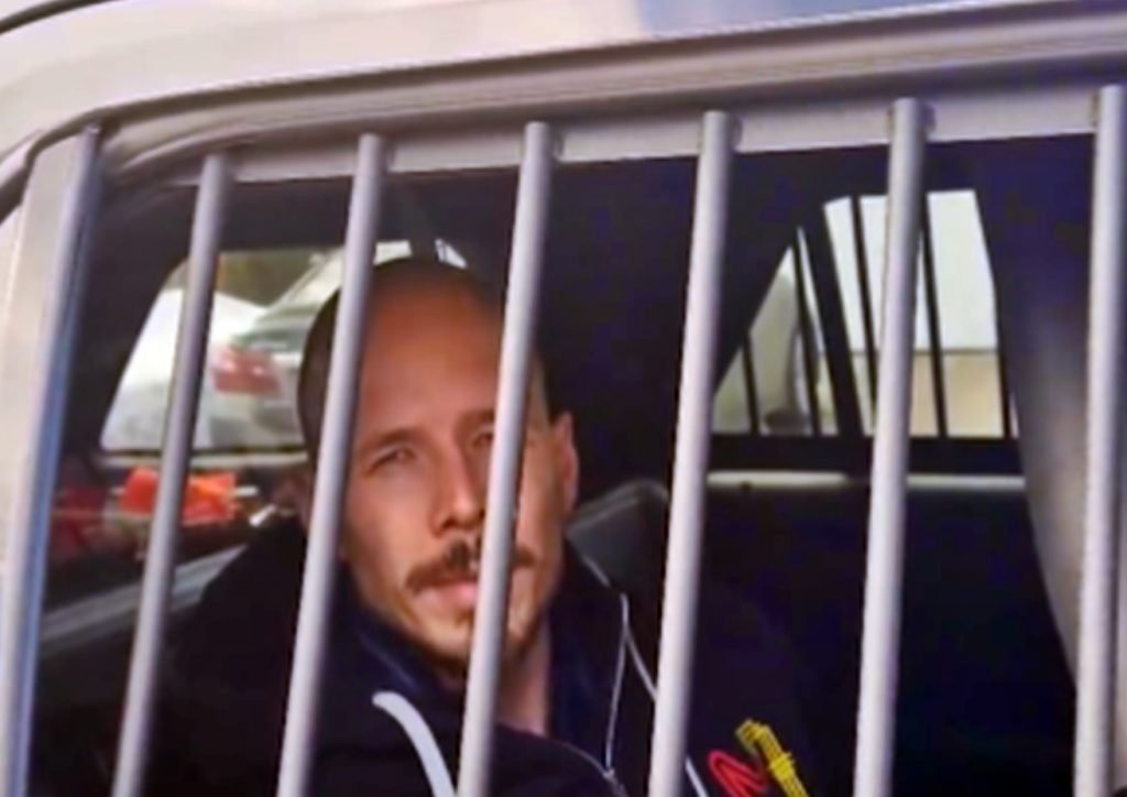 Pastor é preso após protestar contra evento drag queen para crianças 1 Reprodução