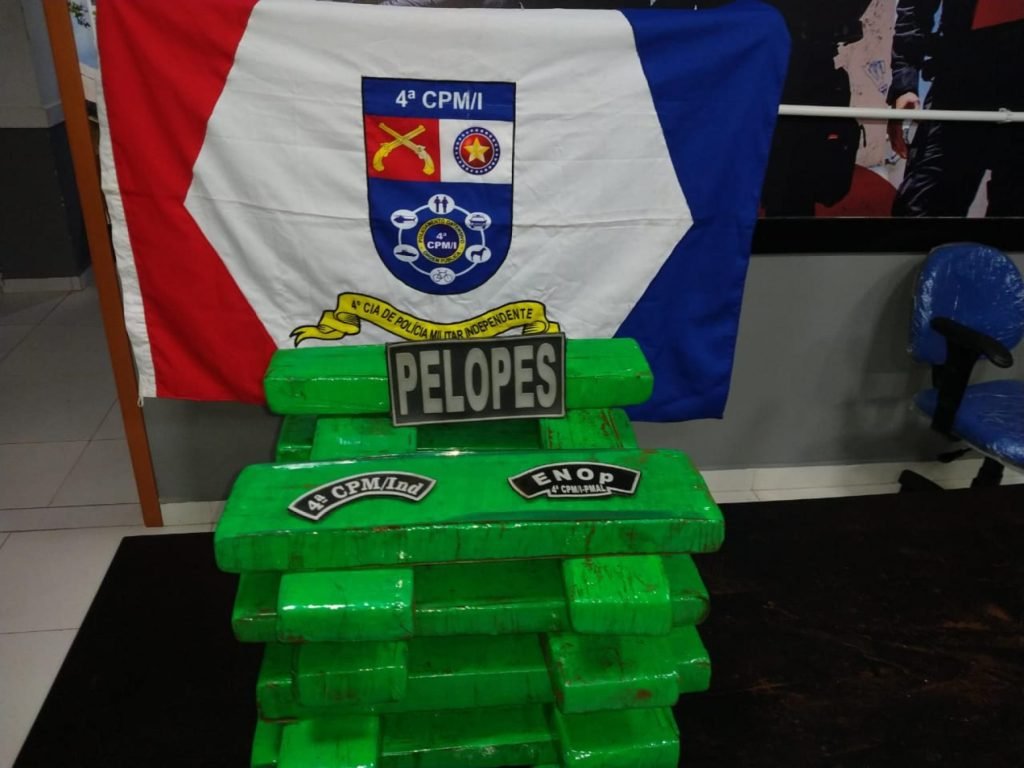 4a Cia prende mulher com mais de 21kg de maconha em onibus no interior de Alagoas scaled e1684947603728