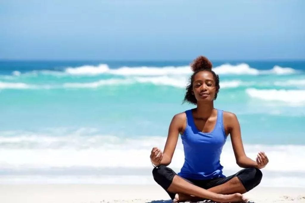 Combinar meditação com exercícios físicos melhora a saúde de modo integral