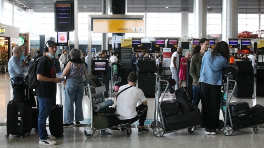 Latam deve pagar indenização e multa por cancelamento de voo e extravio de bagagem