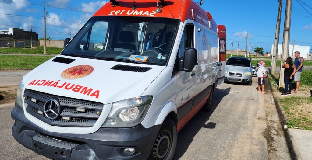 Adolescente é resgatado em estado grave após queda