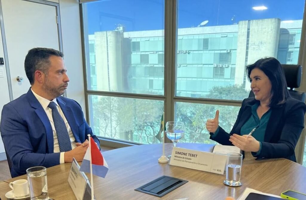 Paulo Dantas anuncia pagamento do piso nacional da enfermagem