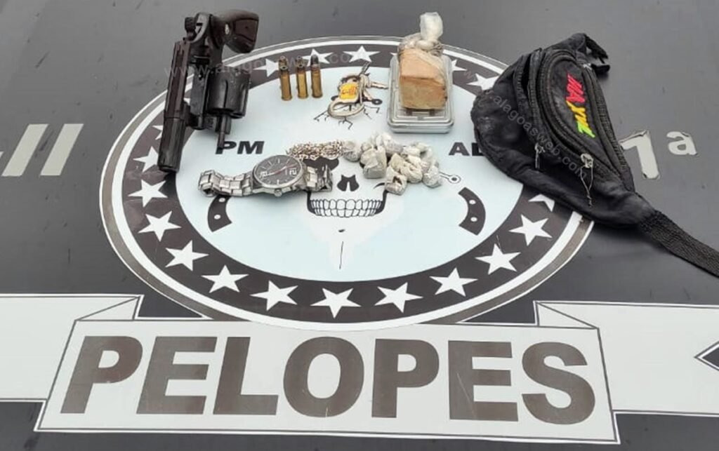 Perseguição policial acaba com traficante preso no Centro de São Miguel dos Campos 1 Cortesia 1ª Cia