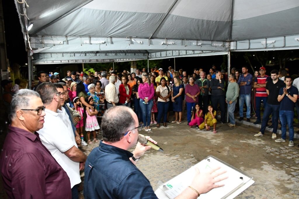 Prefeito George Clemente inaugura nova praça para os miguelenses