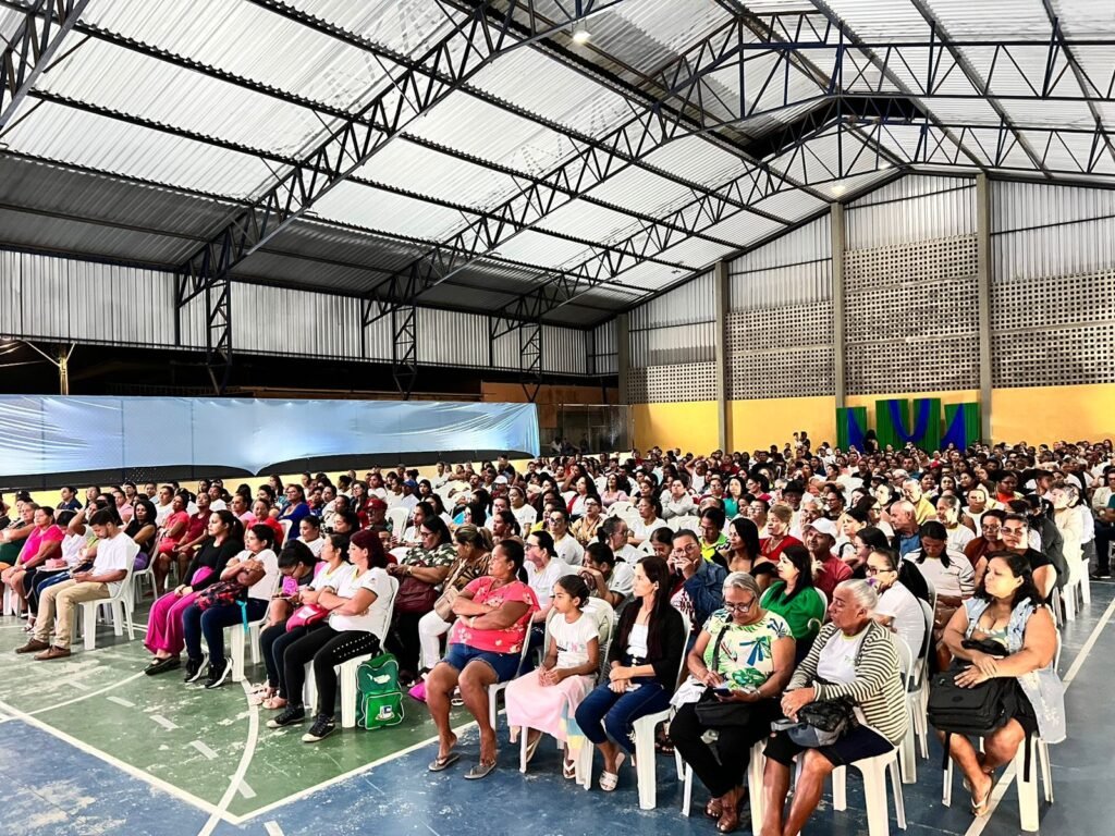 Prefeito George Clemente lança programa Bolsa Auxílio EJA
