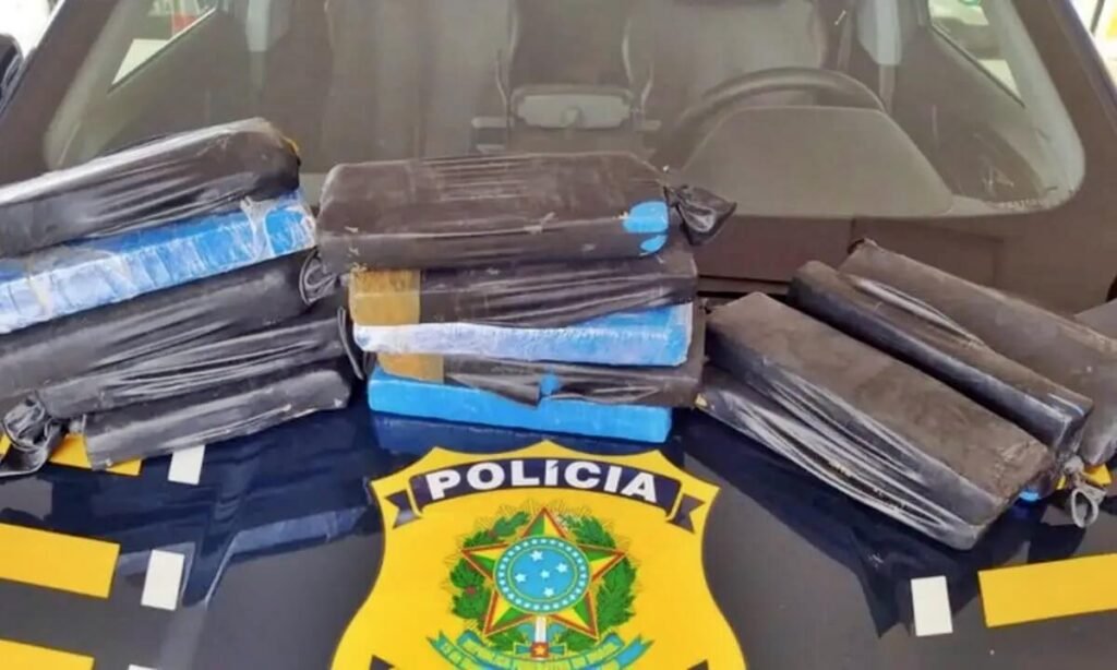 Menor é presa na BA com carga de 10kg de maconha que seria entregue em Alagoas