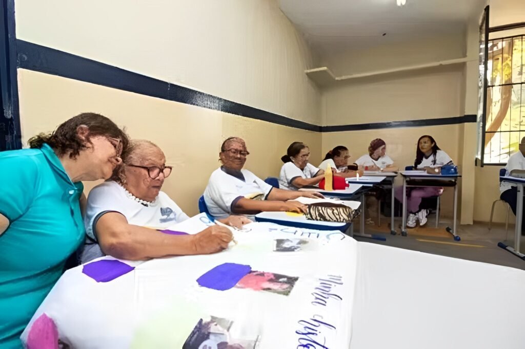 Pernambucana de 94 anos deve se tornar a estudante mais idosa do mundo