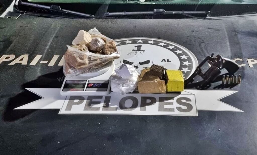 Após perseguição Pelopes da 1ª Cia apreende drogas e arma em São Miguel dos Campos