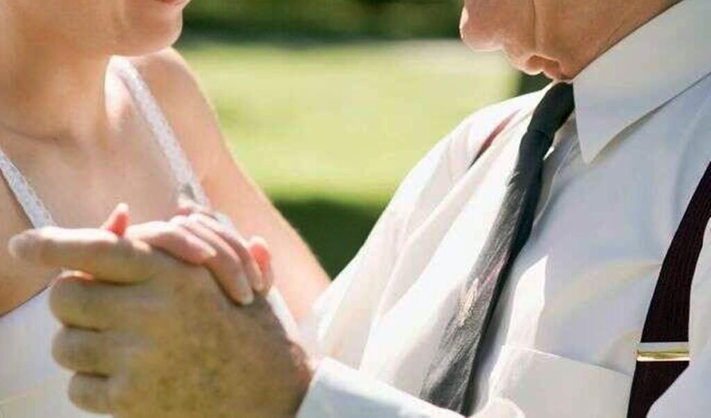 Família interdita idoso de 84 anos que deu R$ 190 mil à namorada de 34