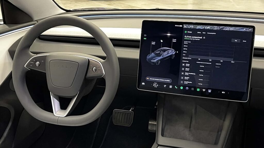 Tesla Model 3 202 - Foto: Divulgação
