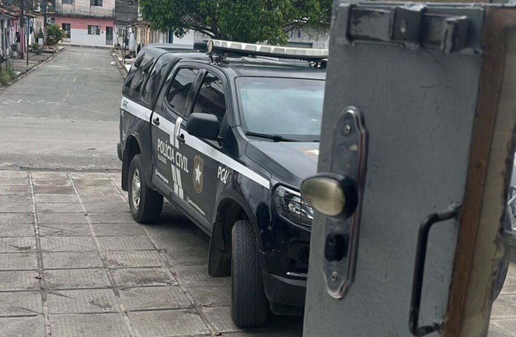 'Vovó do tráfico' é preso com drogas e dinheiro em São Miguel dos Campos