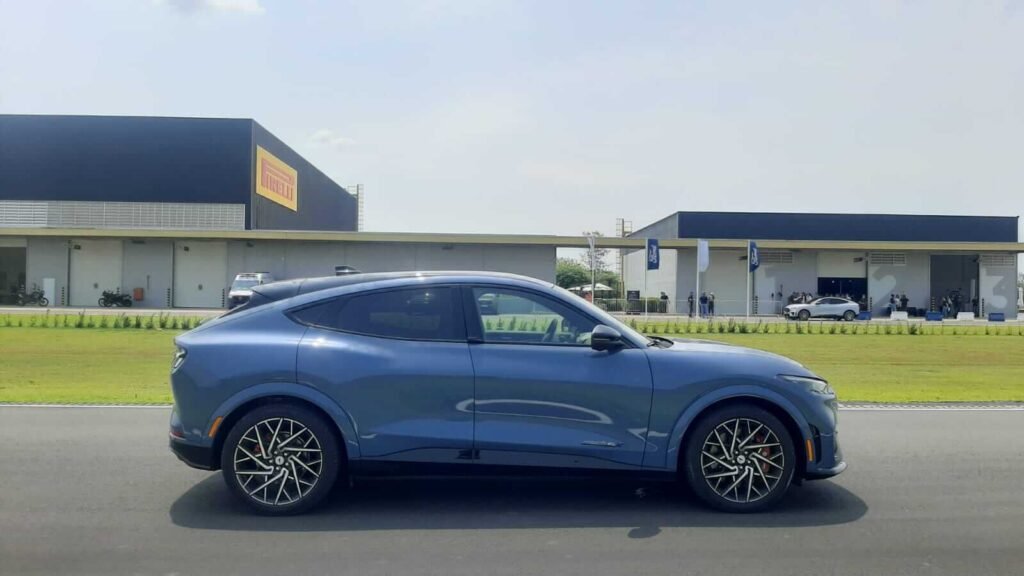Ford apresenta o familiar e elétrico Mustang Mach-E