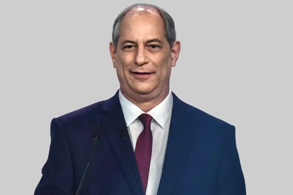 Após ser chamado de bandido Ciro Gomes dá tapa em jovem

