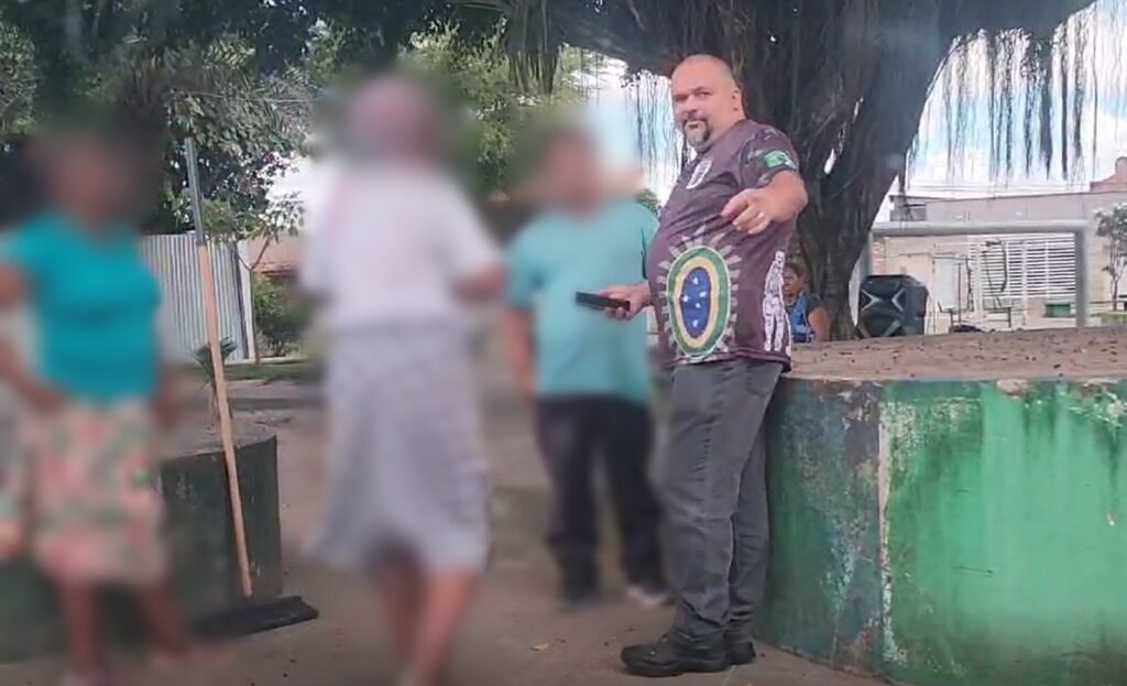 Mulher que cometeu homicídio a 13 anos é presa enquanto pregava em praça em São Miguel dos Campos