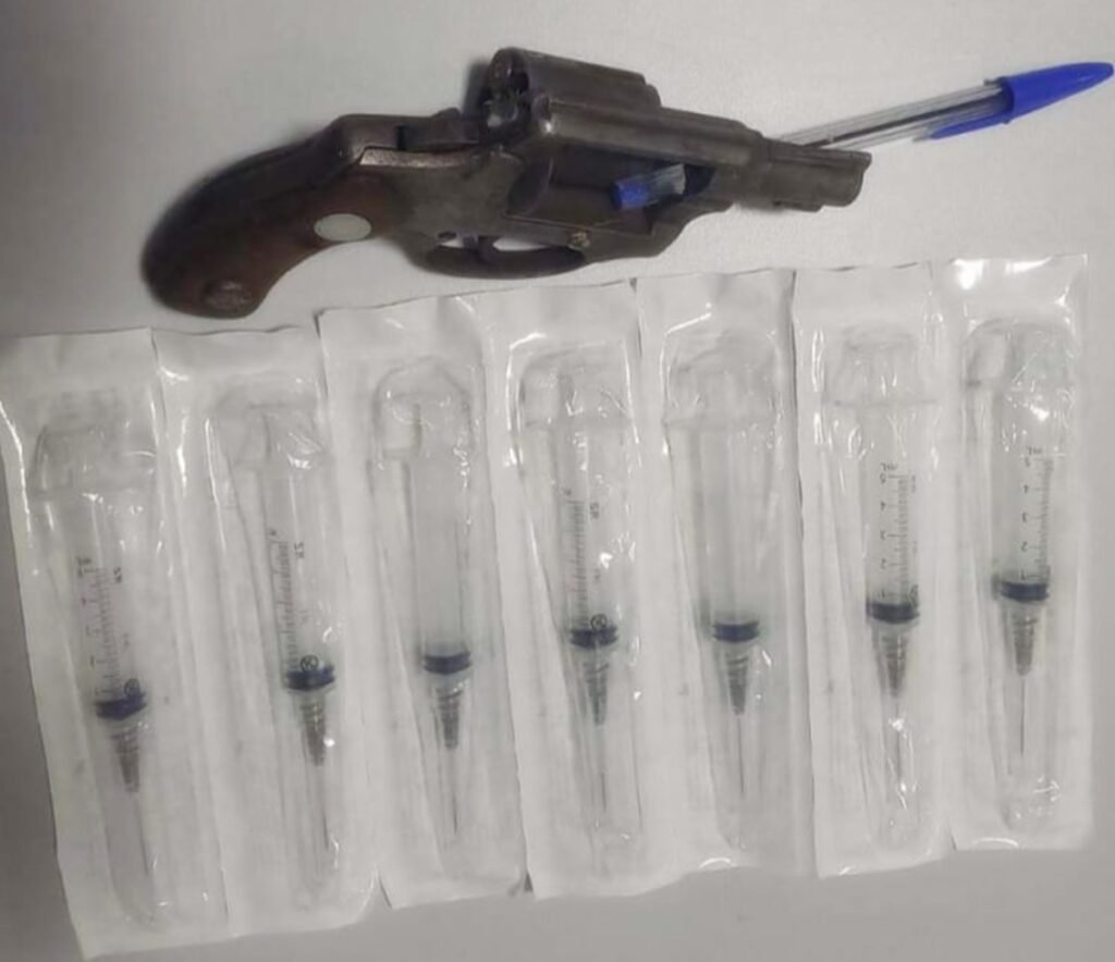 Babá é resgatada de cárcere privado após gritar por socorro