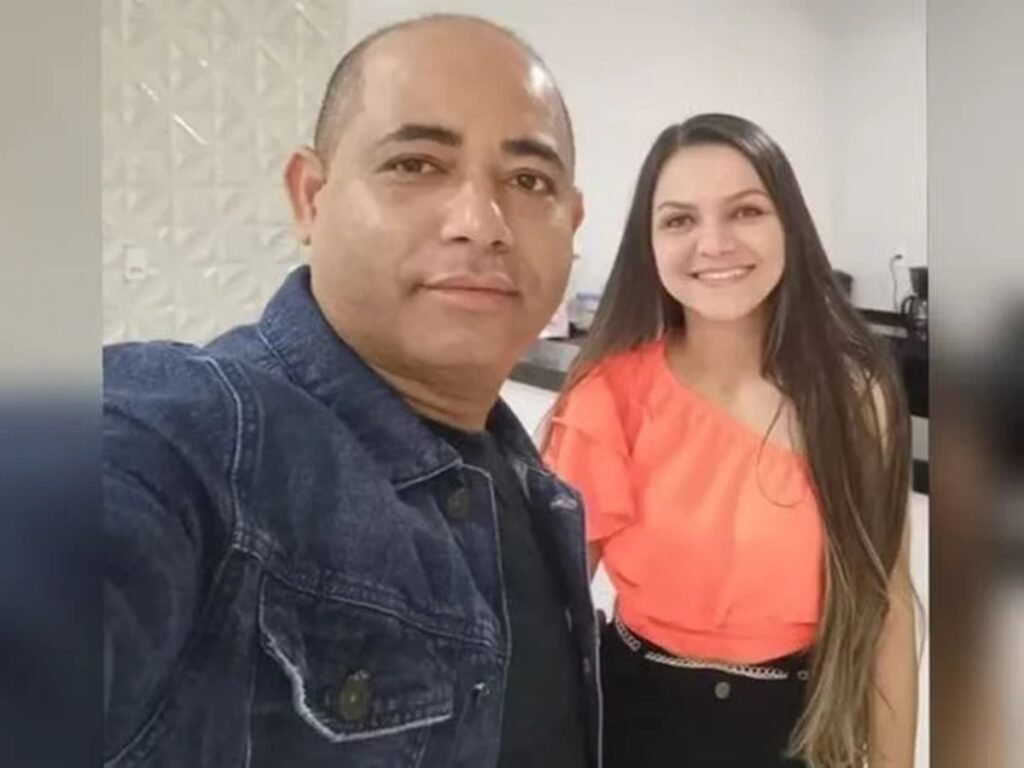 Cantora de forró e marido morrem após carro ser arrastado por enxurrada