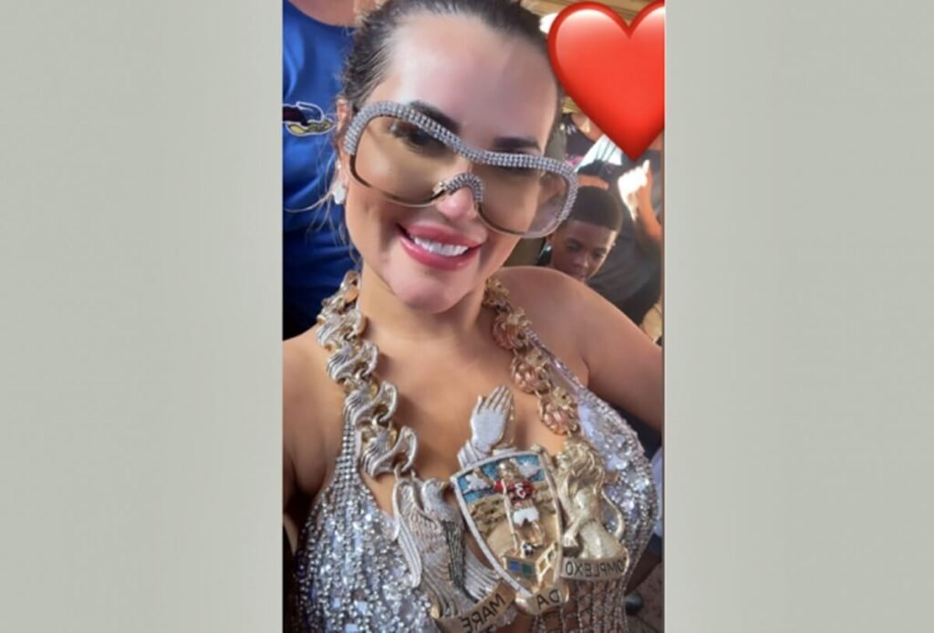 Influenciadora Deolane Bezerra é investigada após publicar foto com cordão de traficante