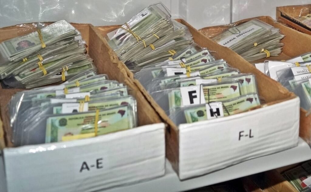 Mais de 14 mil carteiras de identidades estão encalhadas nos postos de atendimento em Alagoas