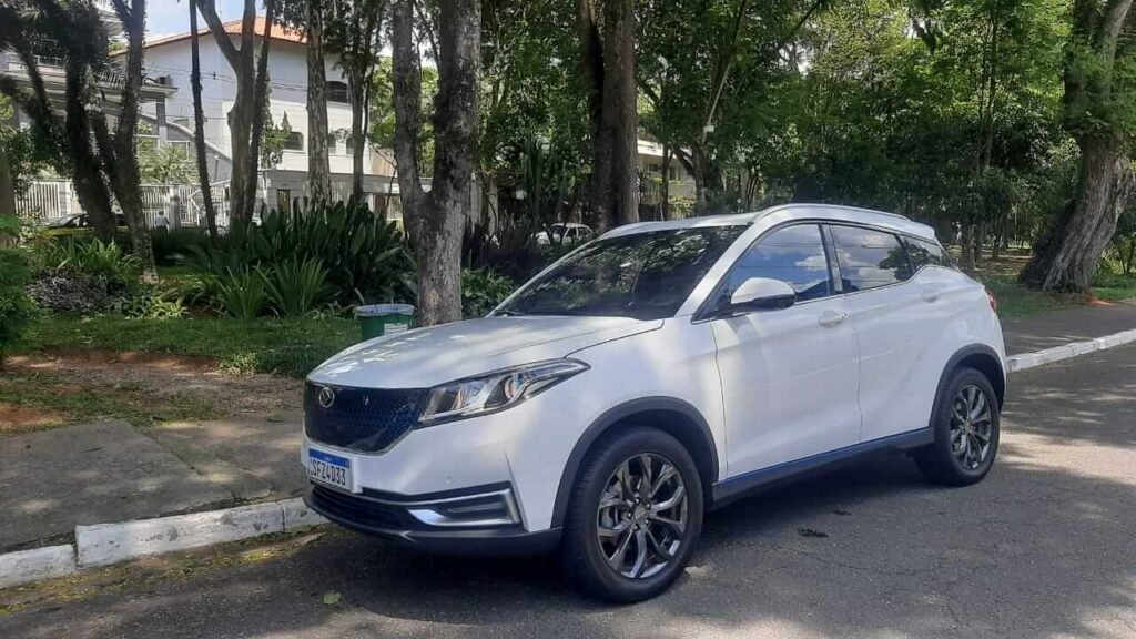 SERES estreia no Brasil com o elétrico 3 BEV