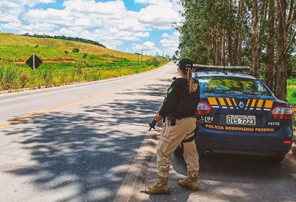 PRF realiza ação em homenagem ao Dia Internacional da Mulher em Alagoas