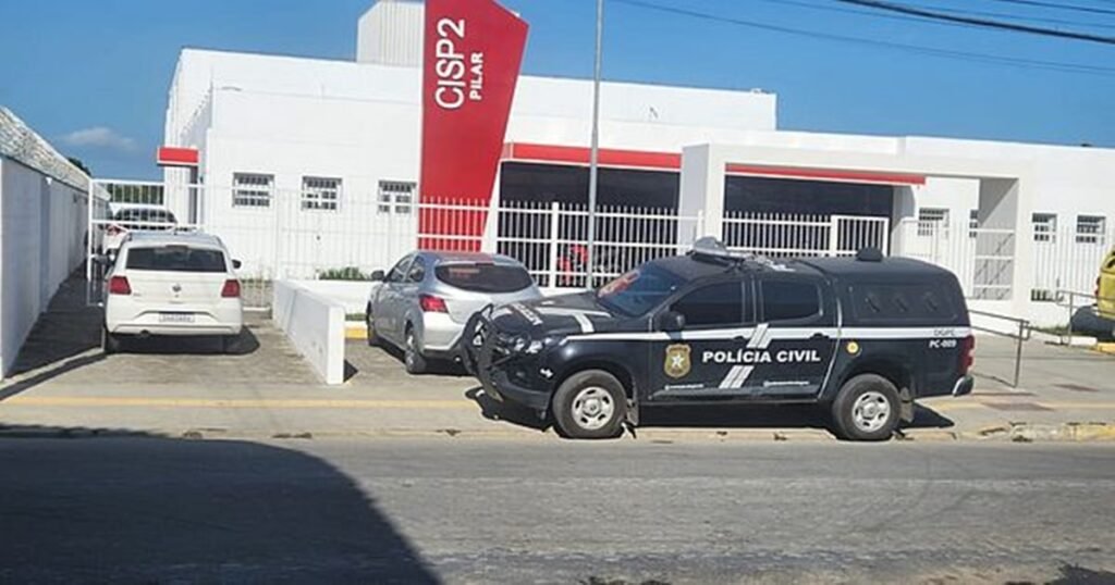 Casal denuncia agressão com socos e pá por vizinhos