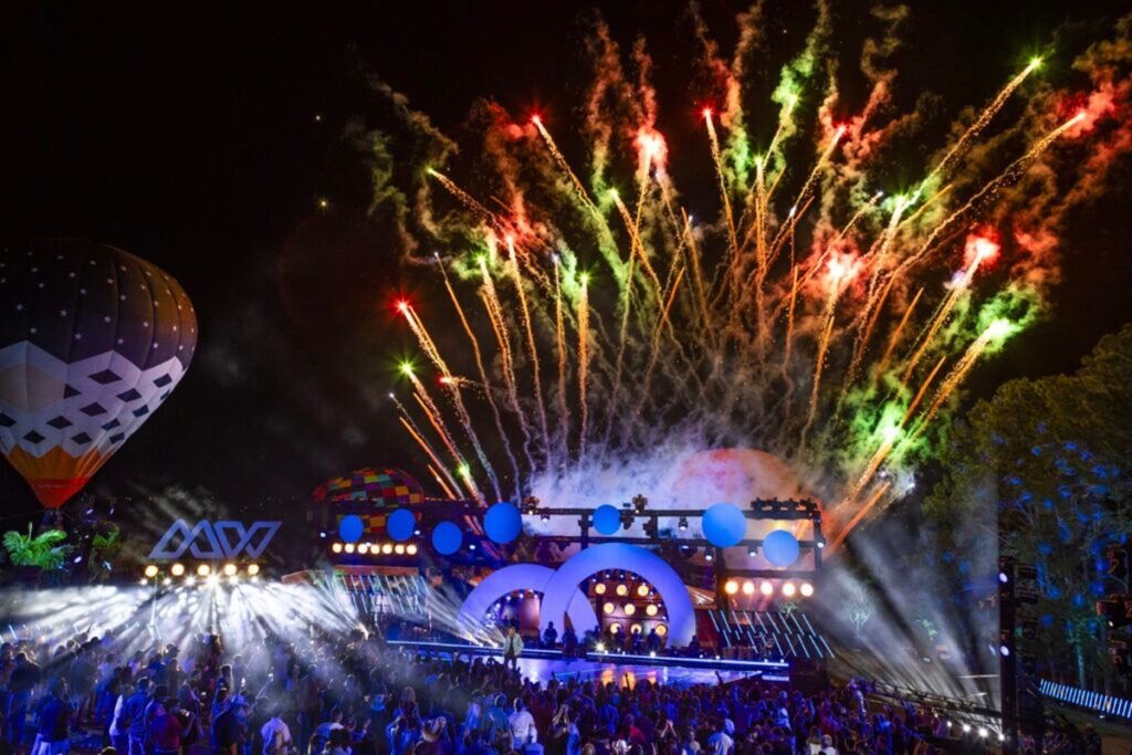 Mano Walter explora novos horizontes musicais e ilumina haras com balões em gravação de DVD