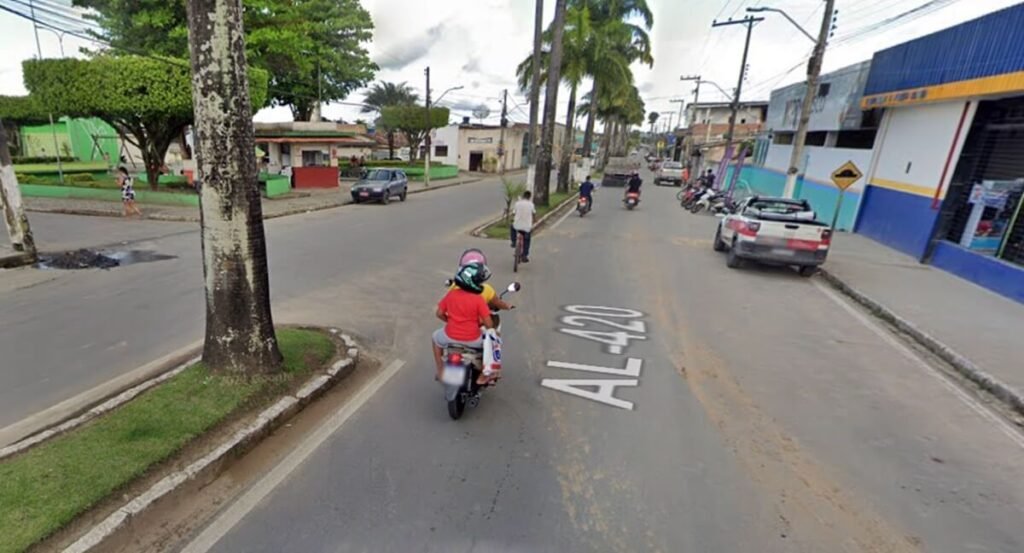 Motociclista empinando moto atropela criança em São Miguel dos Campos