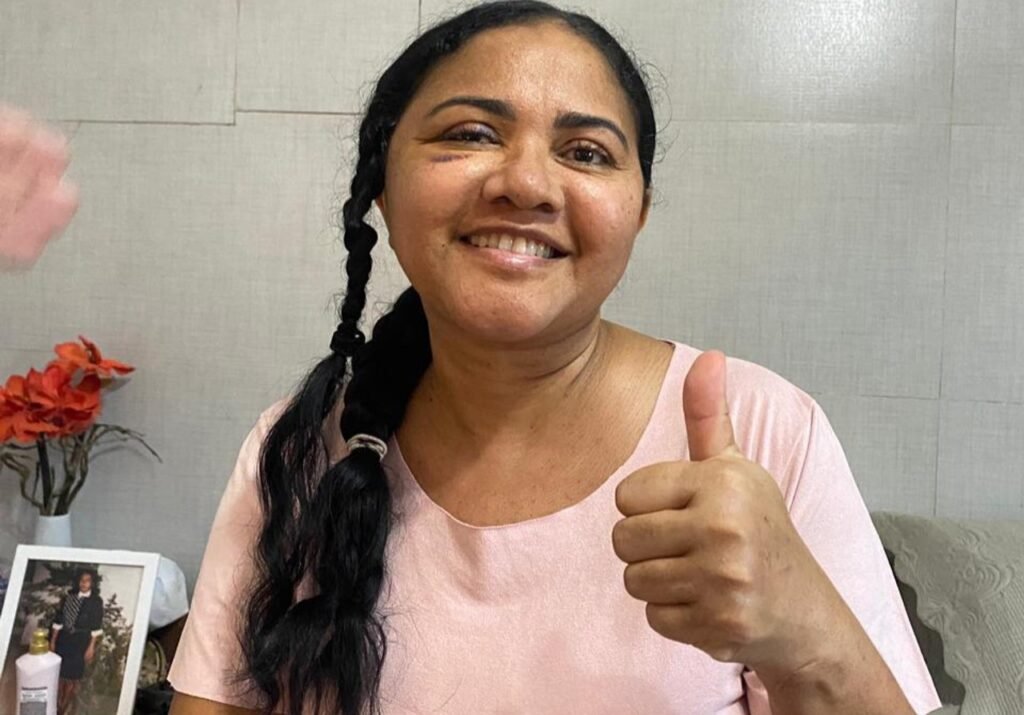 Paciente do Hospital Metropolitano de Alagoas recupera visão após cirurgia complexa