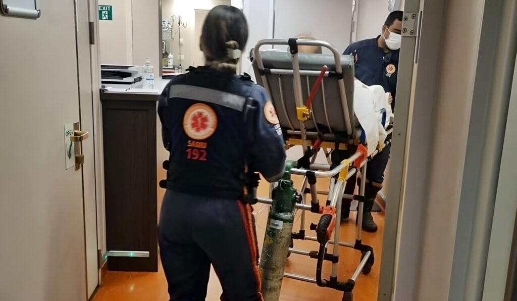 Samu salva a vida de espanhol que teve mal-estar em navio de cruzeiro que atracou em Maceió