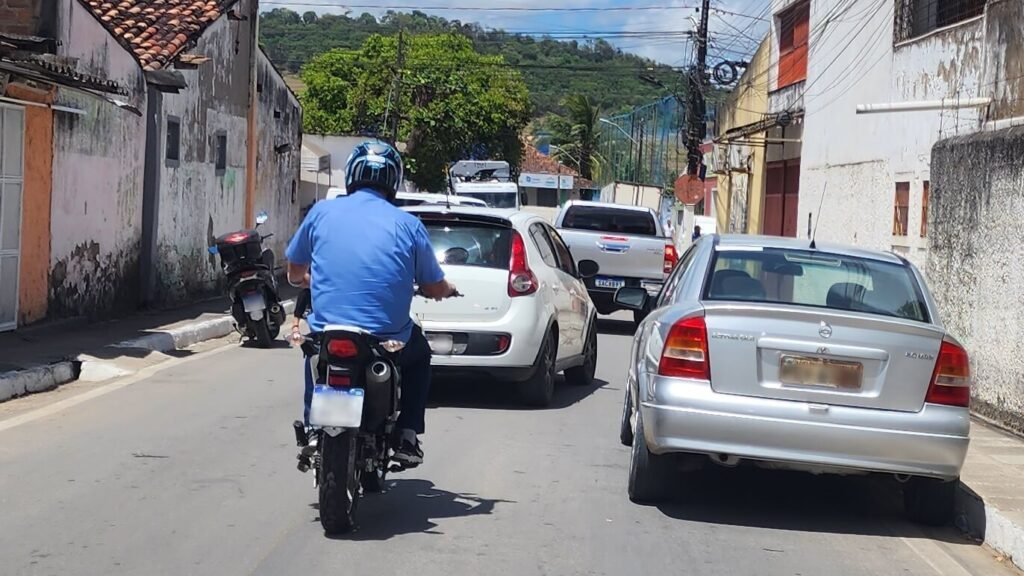 Um terço das cidades brasileiras tem mais motos do que carros