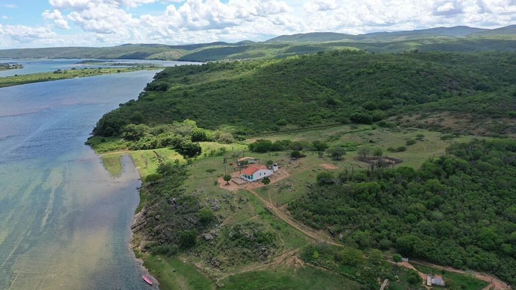 Artefatos pré-coloniais são localizados após visita a sítio arqueológico no interior de Alagoas