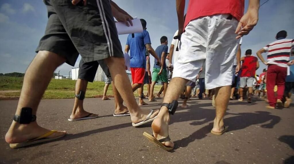 Congresso derruba veto de Lula e acaba com saidinha de presos para visitar família