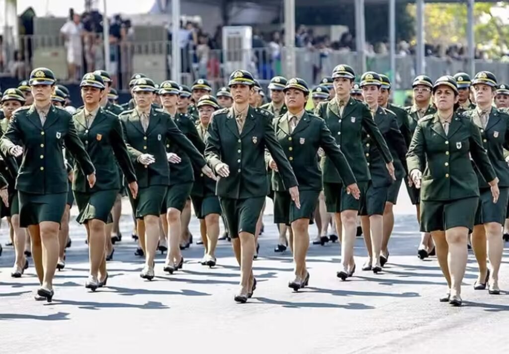 Forças Armadas vão permitir alistamento militar de mulheres pela 1ª vez na história