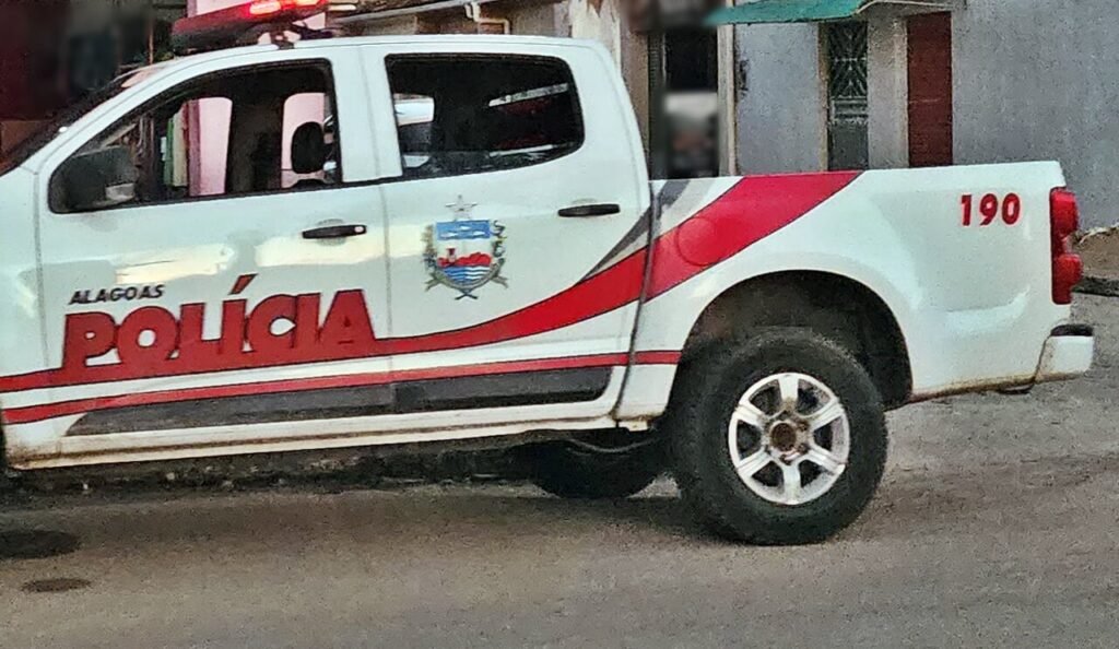 Homem é preso em flagrante por agressão e dano qualificado