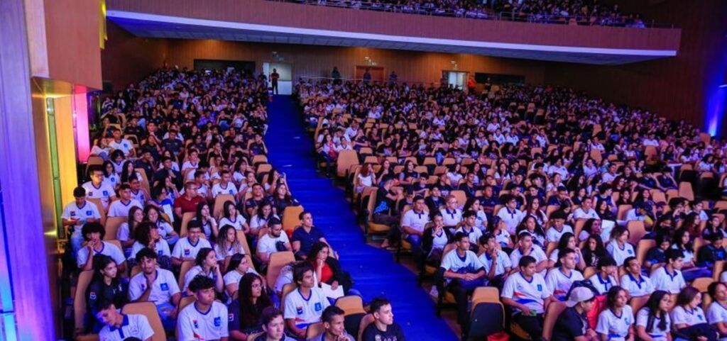 Rede estadual supera meta de inscrições no Exame Nacional do Ensino Médio