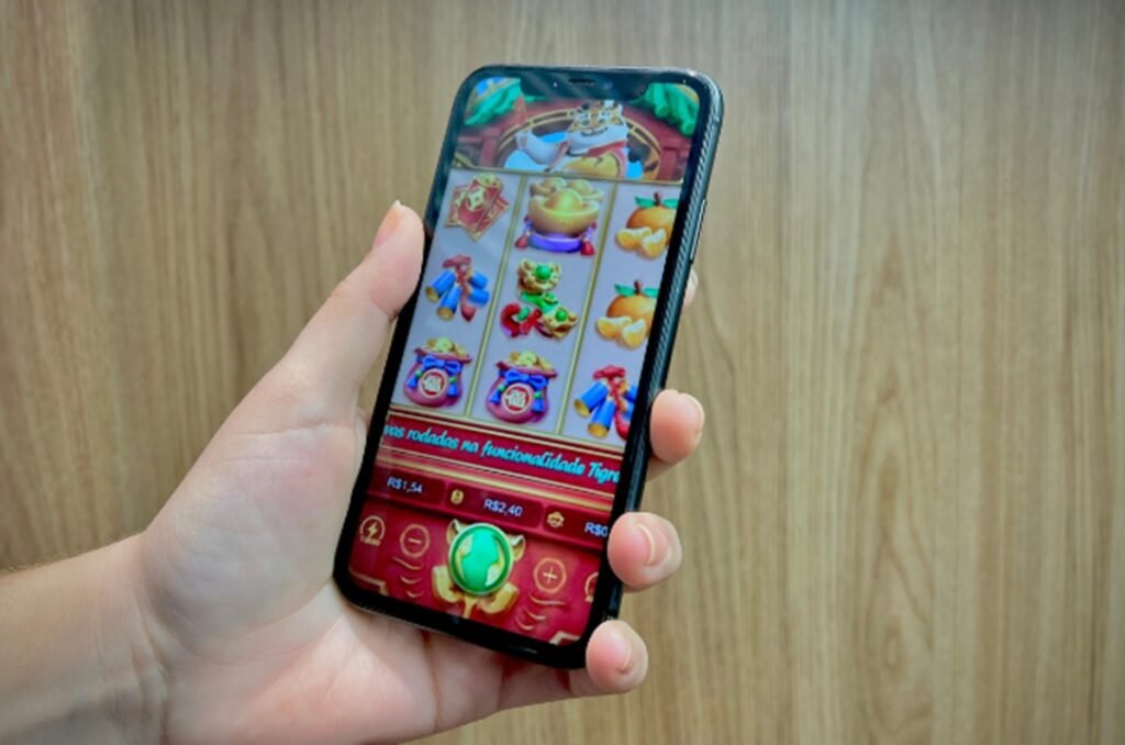 Saiba como bloquear perfis do Jogo do Tigrinho no Instagram e WhatsApp